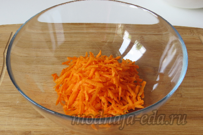 Salat-iz-baklazhanov-natertaja-morkov'