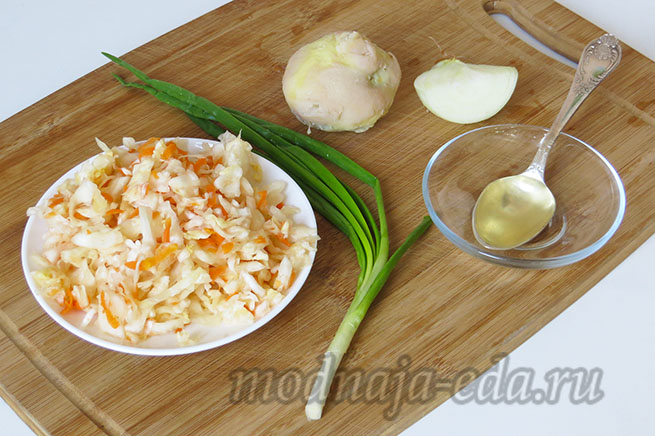 Салат из капусты и картошки - рецепт с фото