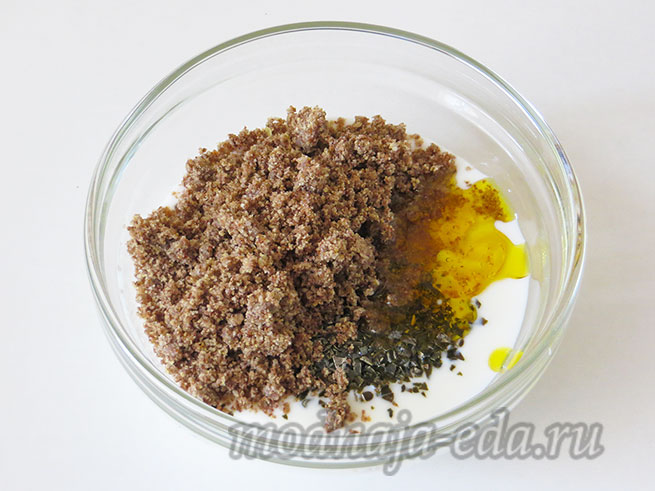 L'njanaja-kasha-smeshivanie-ingredientov