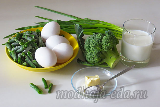 Omlet-s-zeljonymi-ovoshhami-ingredienty