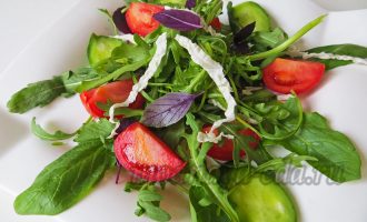 Салат витаминный с зеленью