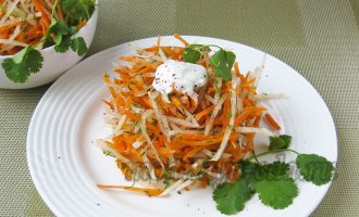 Салат из белой редьки и моркови